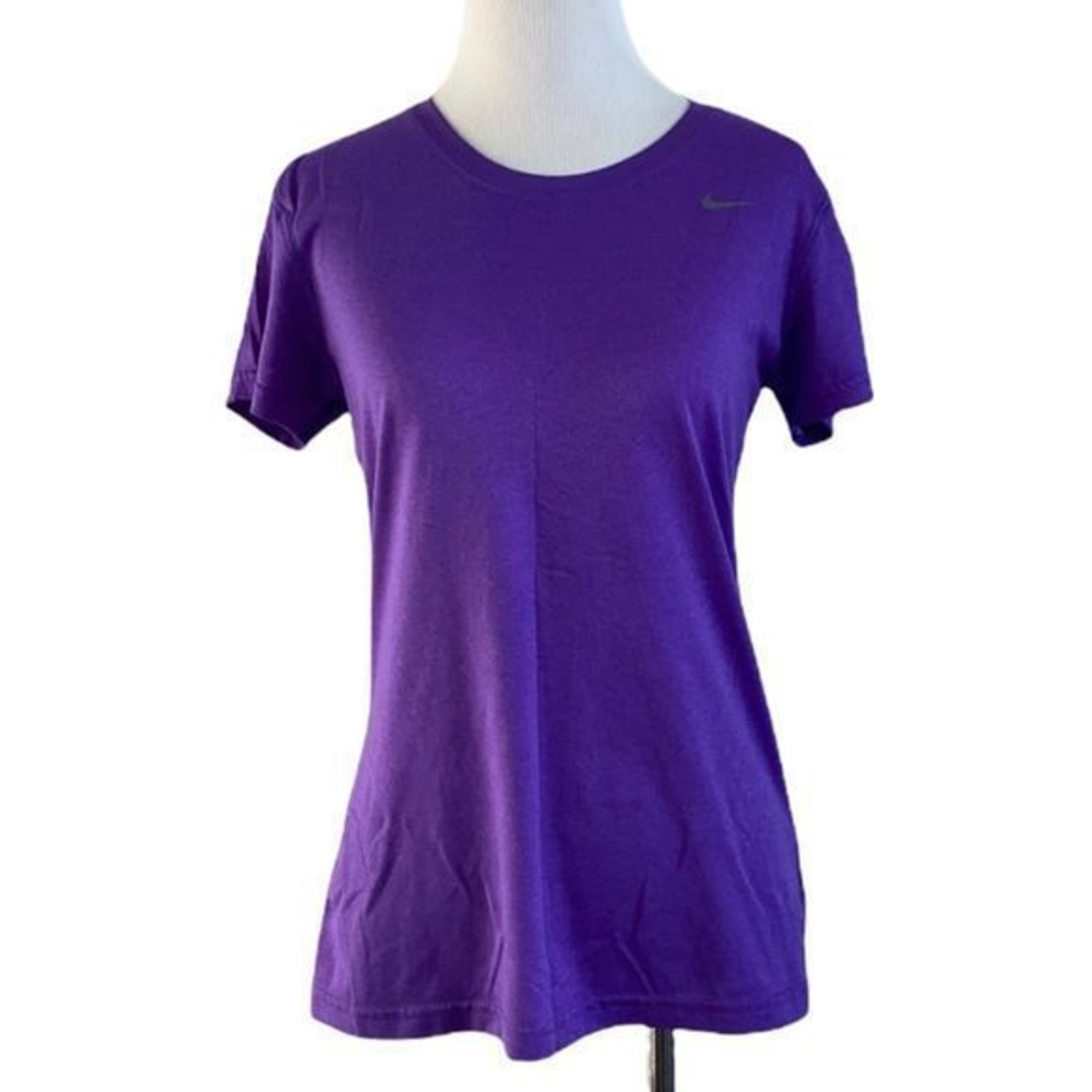 5/$30 🎈 Nike women’s small purple dri fit regular fit athletic tee